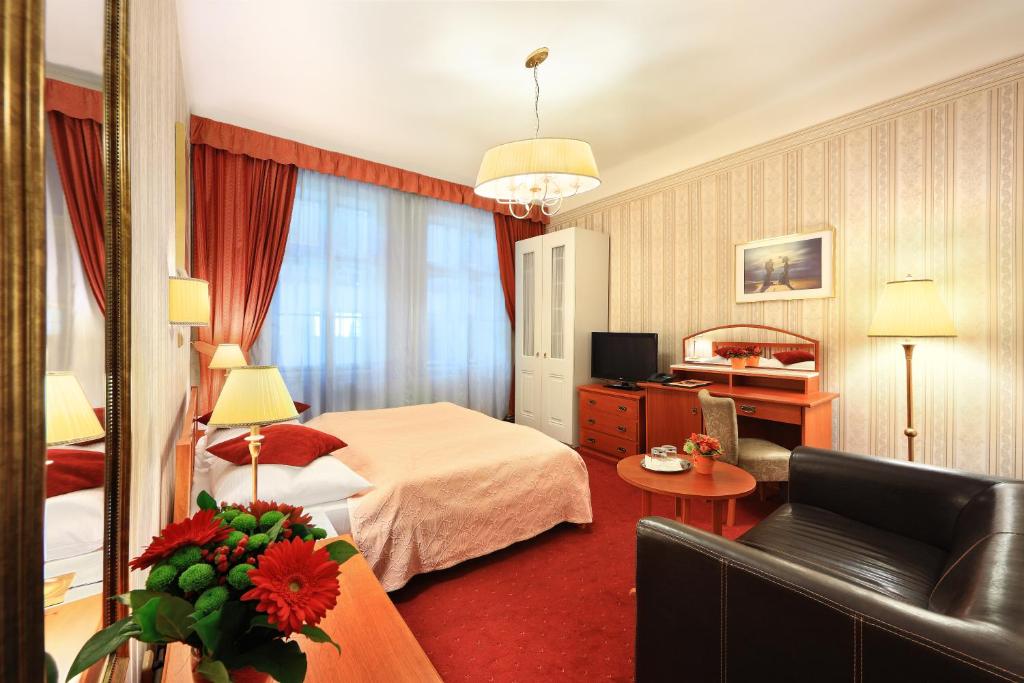 Двухместный (Двухместный номер с 1 кроватью или 2 отдельными кроватями и завтраком) отеля Salvator, Прага