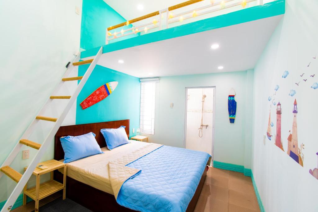 Четырехместный (Четырехместный номер с собственной ванной комнатой) семейного отеля Megi Homestay, Нячанг