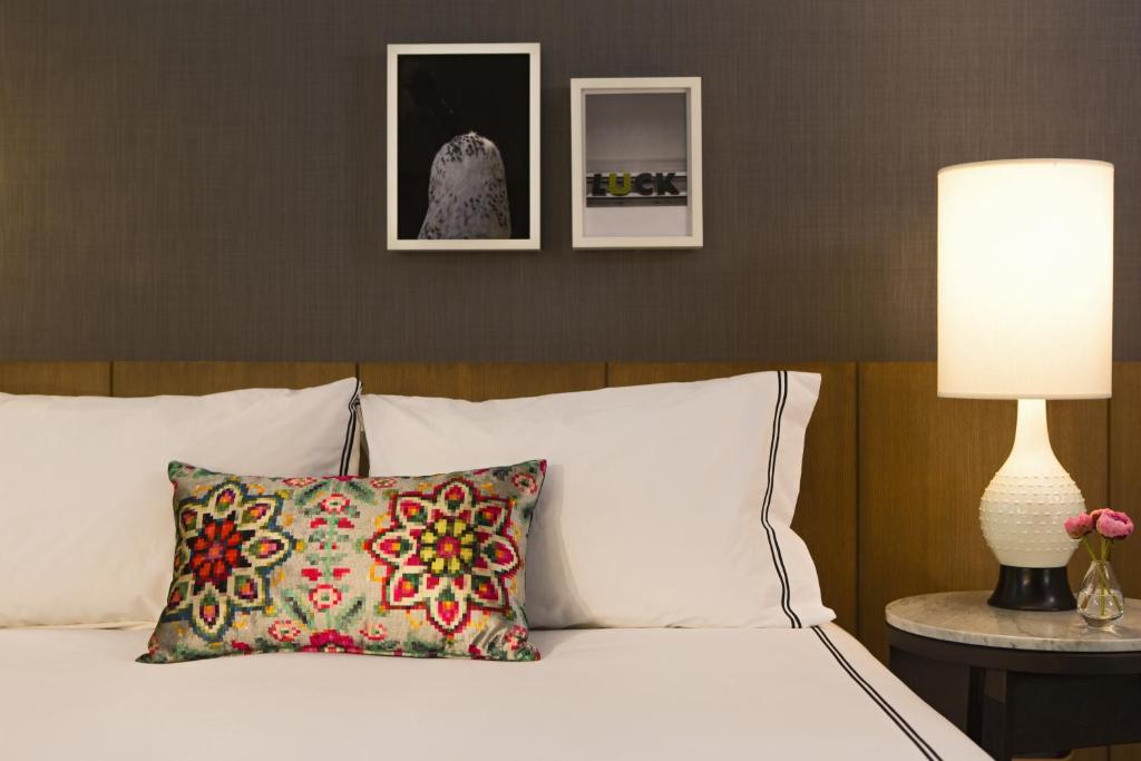 Двухместный (Номер с кроватью размера «queen-size»), Kimpton Gray Hotel Chicago, an IHG Hotel