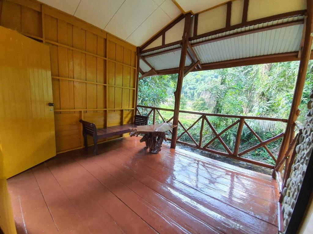 Номер (Бунгало - У воды), Tree Tops River Huts