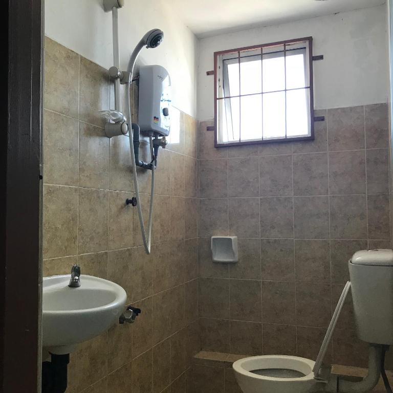 Двухместный (Стандартный двухместный номер с 1 кроватью или 2 отдельными кроватями), Iskandar Sinsuran Guesthouse