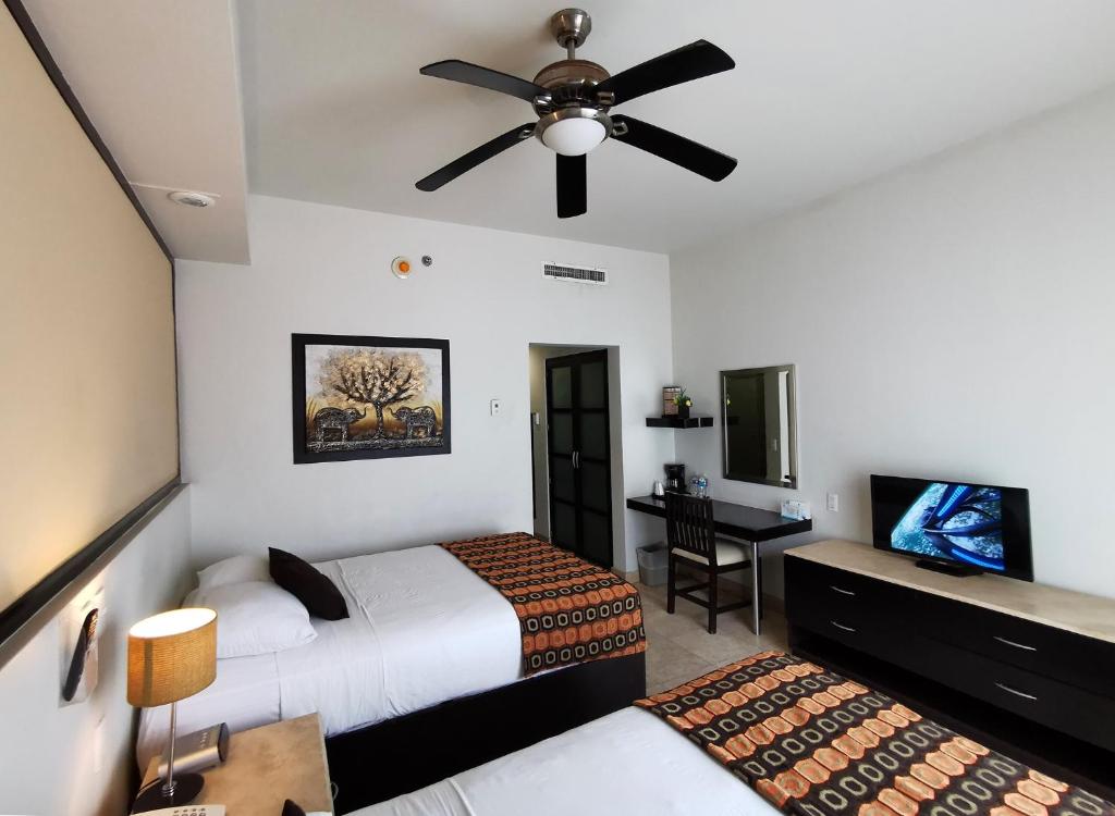 Двухместный (Двухместный номер с 1 кроватью и частичным видом на море) отеля Coral Island Beach View Hotel, Масатлан