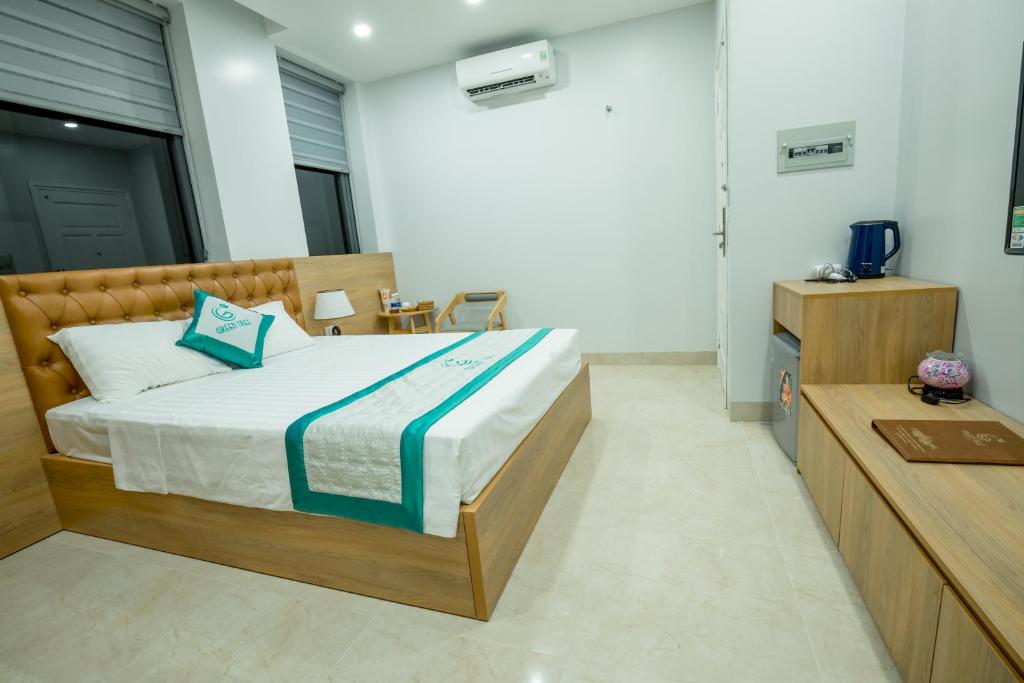 Двухместный (Двухместный номер Делюкс с 1 кроватью) отеля Green Tree Hotel Phú Quốc, Дуонг-Донг