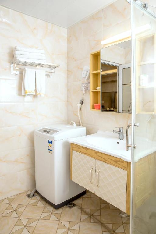 Апартаменты (Three-Bedroom Apartment (include airport pick up service)), Guangzhou Pengman Apartment Zhengjia Huanshi Branch