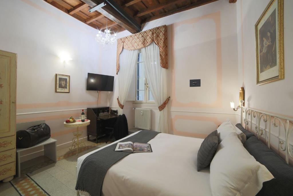 Двухместный (Стандартный двухместный номер с 1 кроватью) отеля La Maison Dell'Orologio, Рим