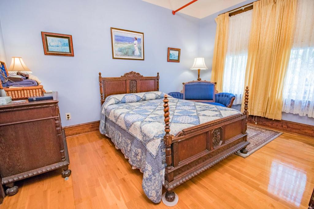 Семейный (Семейный люкс с 2 спальнями), The Edgewater Hotel