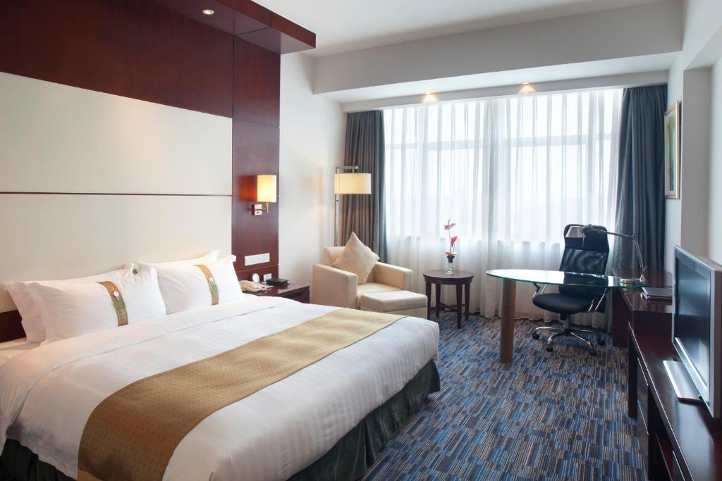 Двухместный (Улучшенный двухместный номер с 1 кроватью или 2 отдельными кроватями - Для некурящих) отеля Holiday Inn Xiaoshan, Ханчжоу