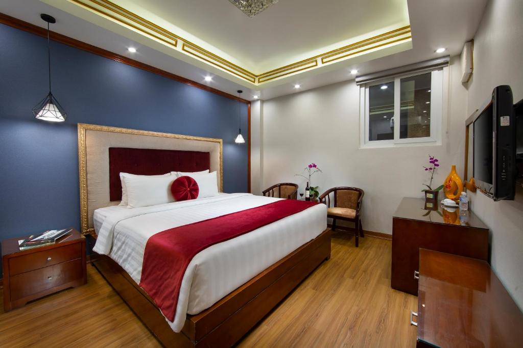 Двухместный (Улучшенный двухместный номер с 1 кроватью или 2 отдельными кроватями) отеля Hanoi Lotus Boutique Hotel, Ханой