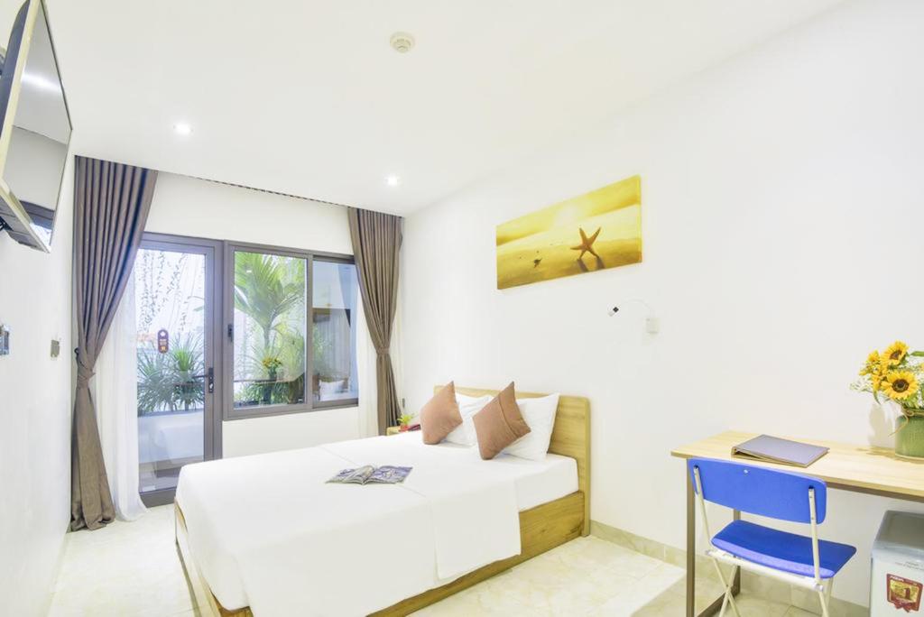 Двухместный (Улучшенный двухместный номер с 1 кроватью) отеля Lucky Danang Hotel & Apartment, Дананг