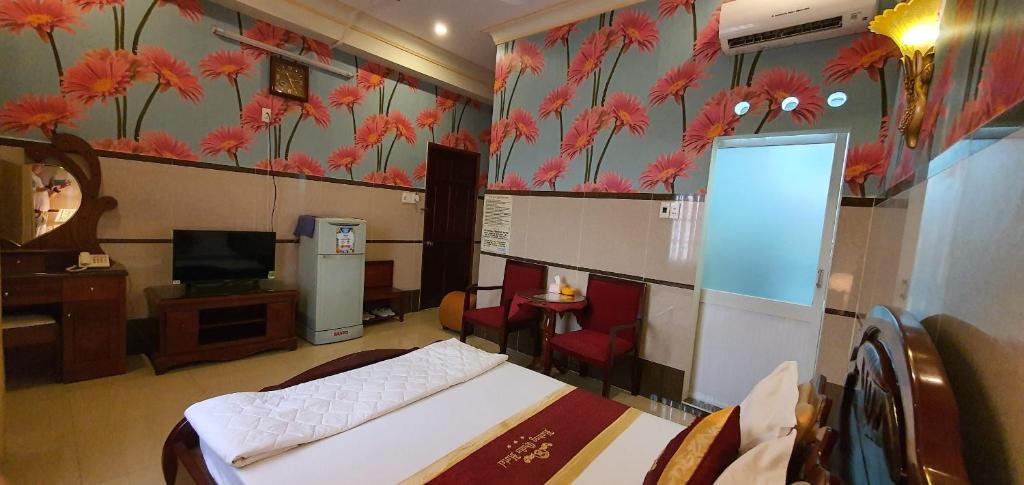 Двухместный (Номер Делюкс с кроватью размера «king-size»), Hoàng Quân Hotel