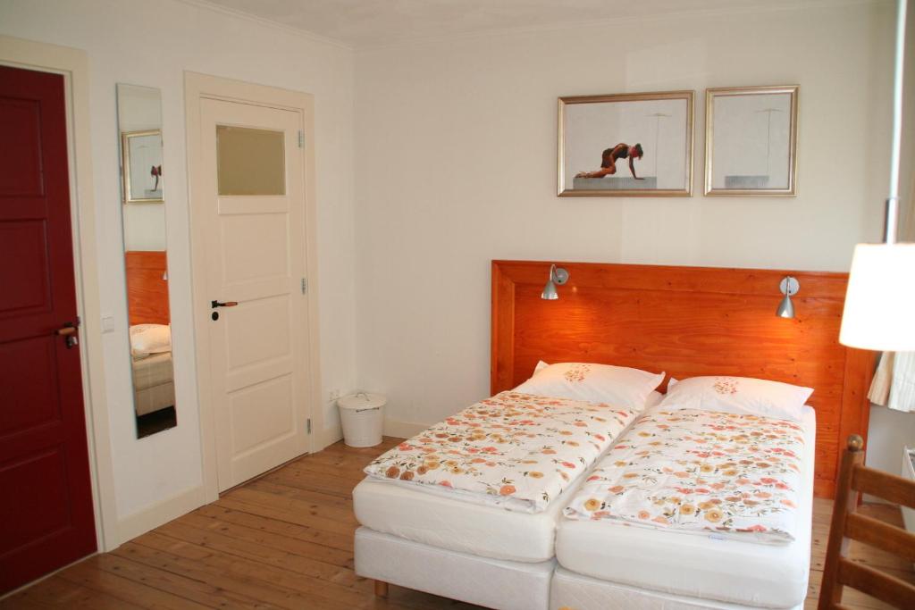 Двухместный (Двухместный номер с 2 отдельными кроватями и видом на город) отеля B&B Jordaan, Амстердам
