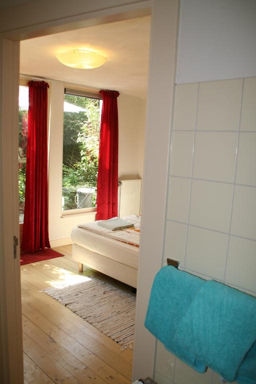 Двухместный (Двухместный номер с 2 отдельными кроватями и собственным садом) отеля B&B Jordaan, Амстердам
