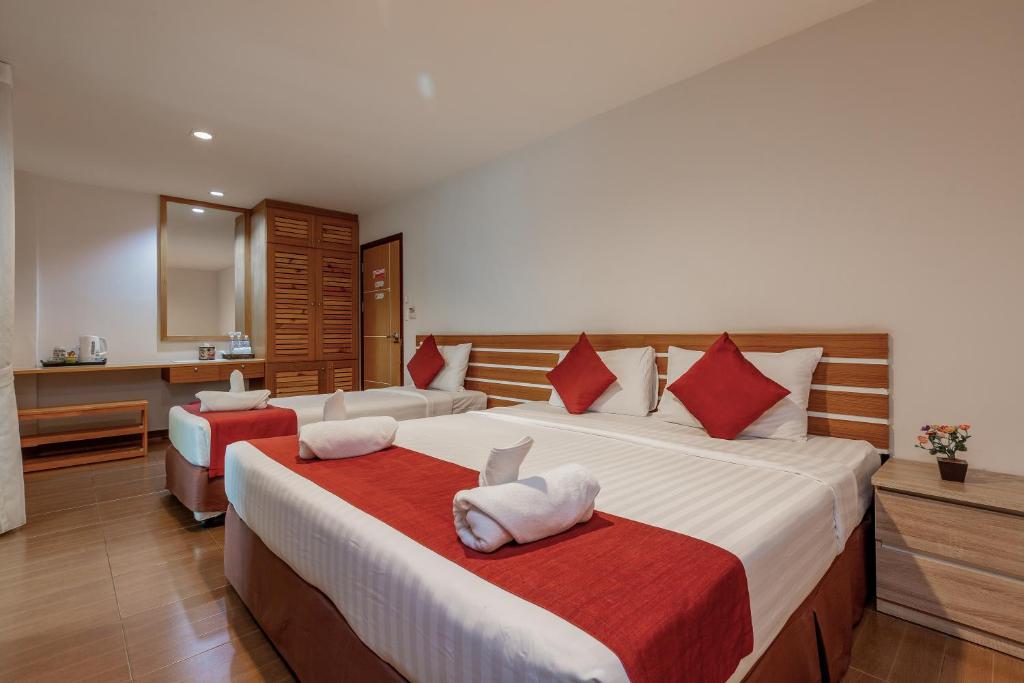 Двухместный (Двухместный номер Делюкс с 1 кроватью или 2 отдельными кроватями) отеля Tee Pak Dee Resident Phuket, Пхукет