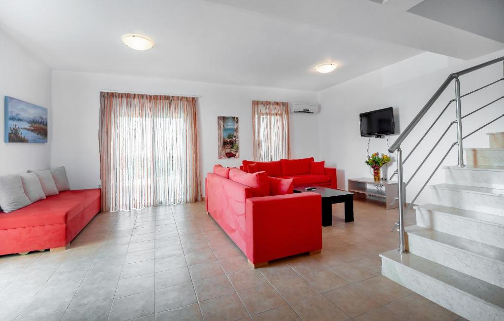 Вилла (Вилла с 3 спальнями и отдельным бассейном) апарт-отеля Gennadi Gardens Apartments & Villas, Геннади