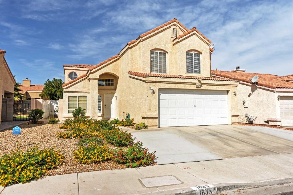 Las Vegas Home in Quiet Area - By Golfing and Hiking