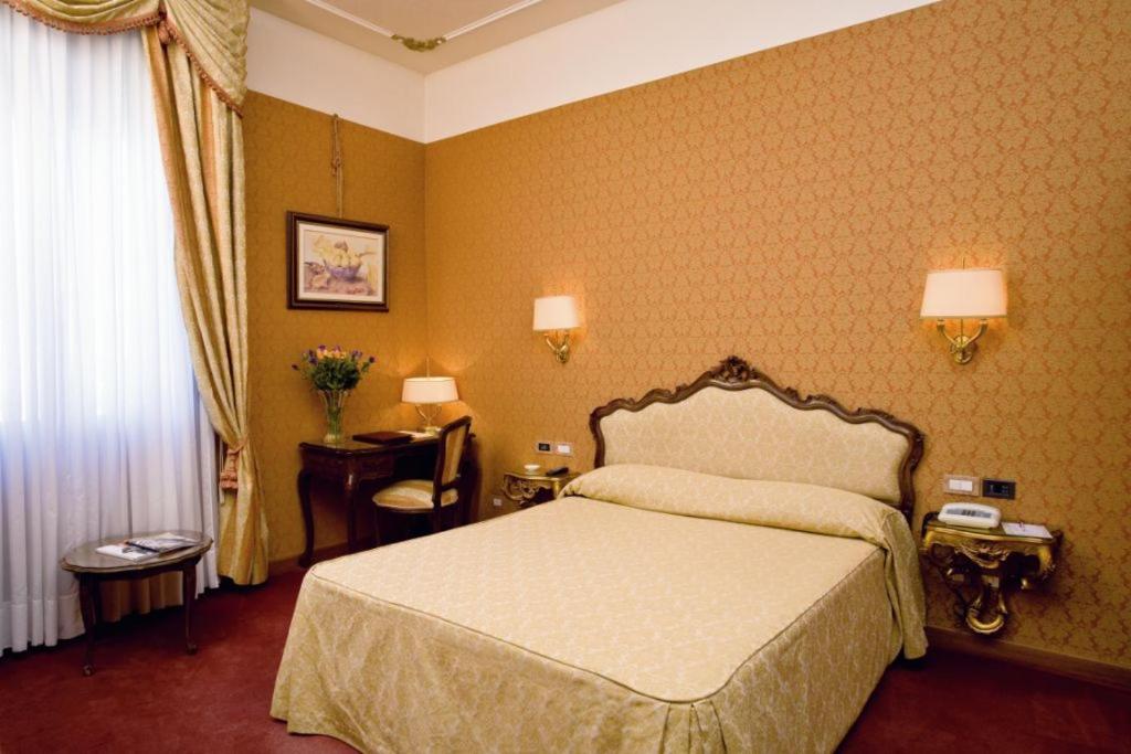 Двухместный (Классический двухместный номер с 1 кроватью) отеля Locanda Vivaldi, Венеция