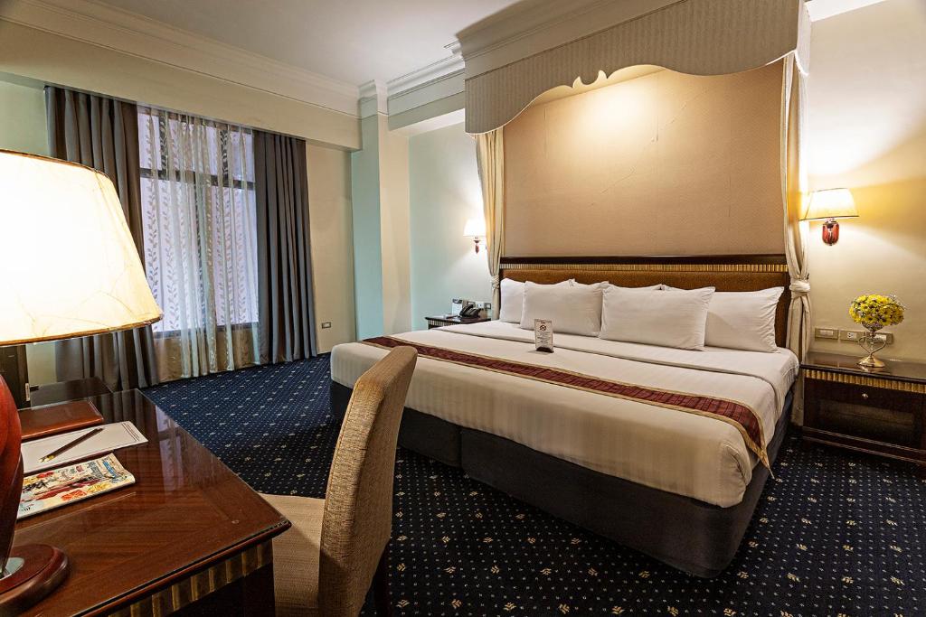 Сьюит (Sarrosa Suite - Leisure Stay) отеля Sarrosa International Hotel and Residential Suites, Себу