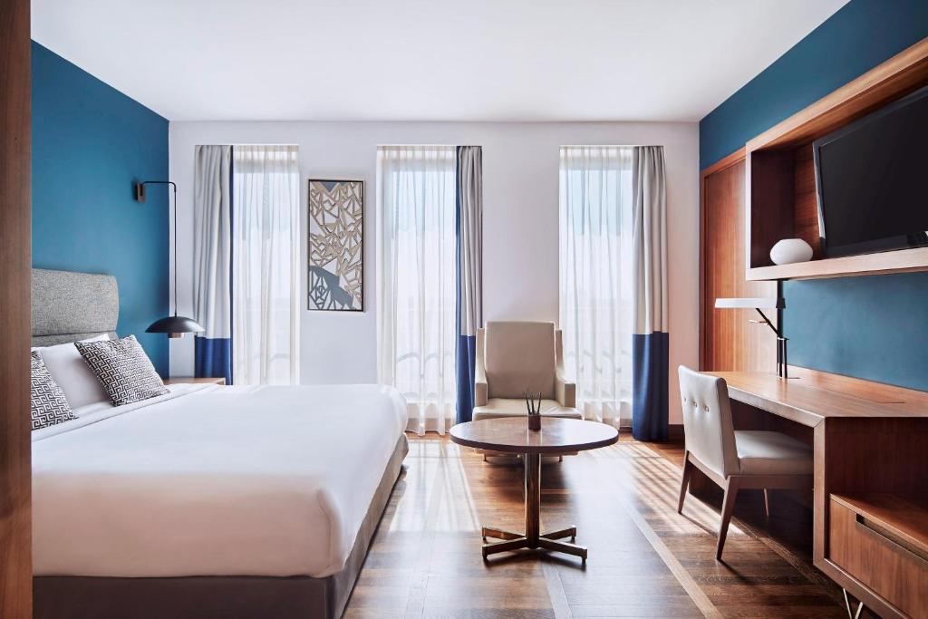 Двухместный (Улучшенный номер с 1 кроватью размера «king-size») отеля Hotel Metropol Palace, a Luxury Collection Hotel, Белград