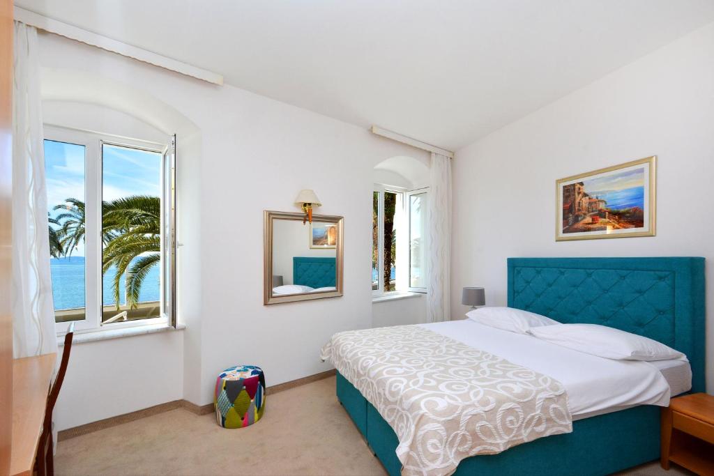 Двухместный (Улучшенный двухместный номер с 1 кроватью и видом на море) отеля Hotel Adriana, Сплит