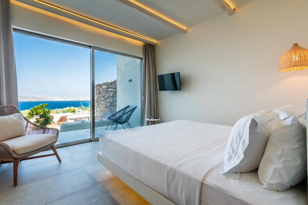 Двухместный (Улучшенный двухместный номер с 1 кроватью и видом на море) отеля Achivadolimni Bungalows and Camping, Адамас