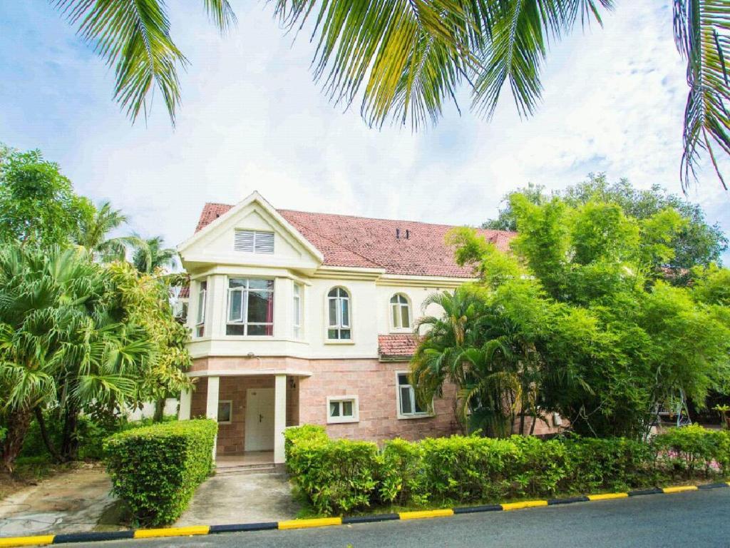 Вилла (Вилла с 3 спальнями) апартамента Sunshine Holiday Resort Sanya Apartment - Yalong Bay Branch, Санья