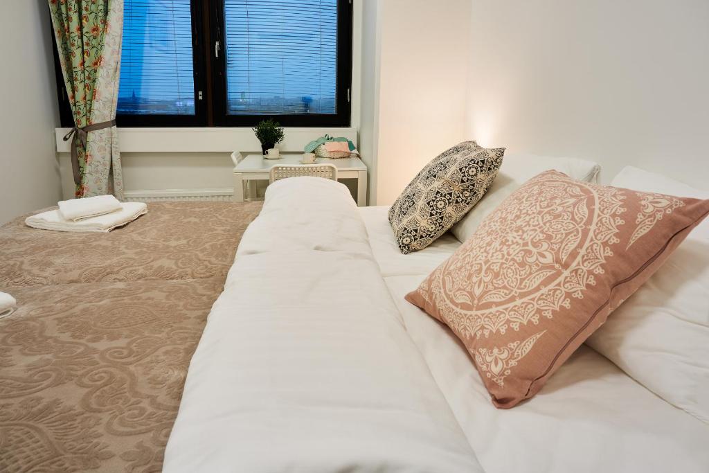 Двухместный (Двухместный номер с 1 кроватью или 2 отдельными кроватями, с красивым видом – Общая ванная комната) хостела Inn Tourist Hotel & Hostel, Хельсинки
