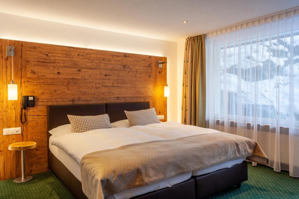 Двухместный (Современный номер в альпийском стиле) отеля Hotel Jägerhof, Церматт