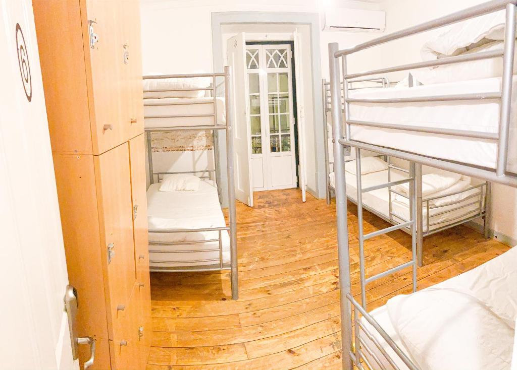 Номер (Кровать в общем 6-местном номере) хостела Alface Hostel, Лиссабон