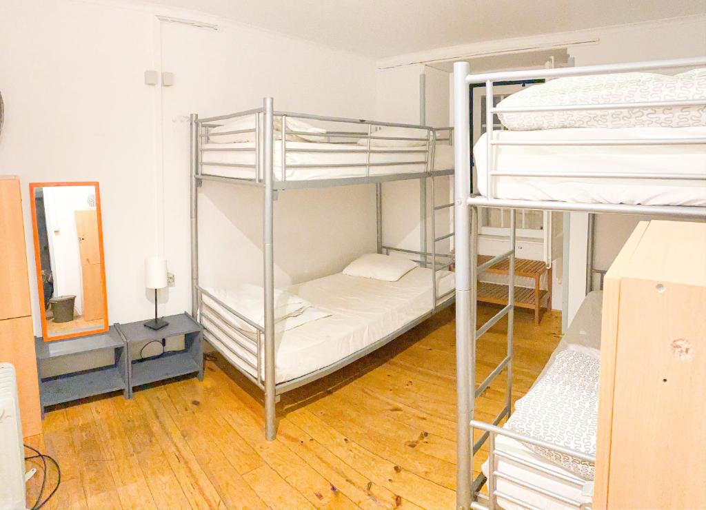 Номер (Кровать в общем номере с 4 кроватями) хостела Alface Hostel, Лиссабон