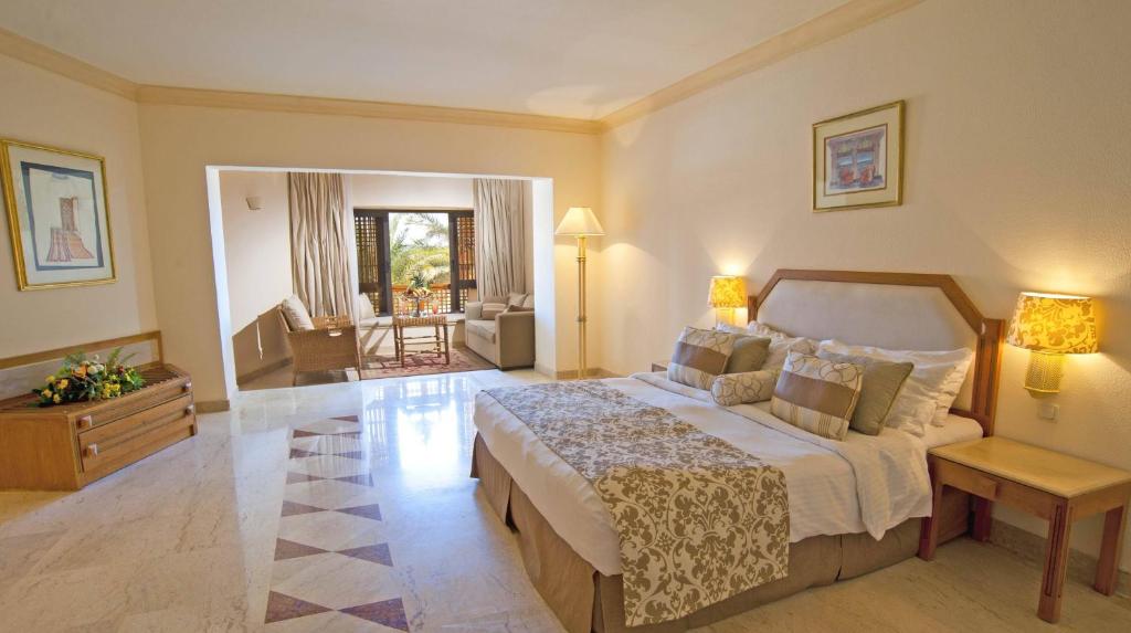 Семейный (Семейный номер с частичным видом на море) курортного отеля Continental Hotel Hurghada, Хургада