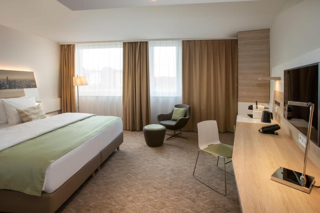 Двухместный (Представительский номер с кроватью размера «king-size»), Holiday Inn Frankfurt Airport