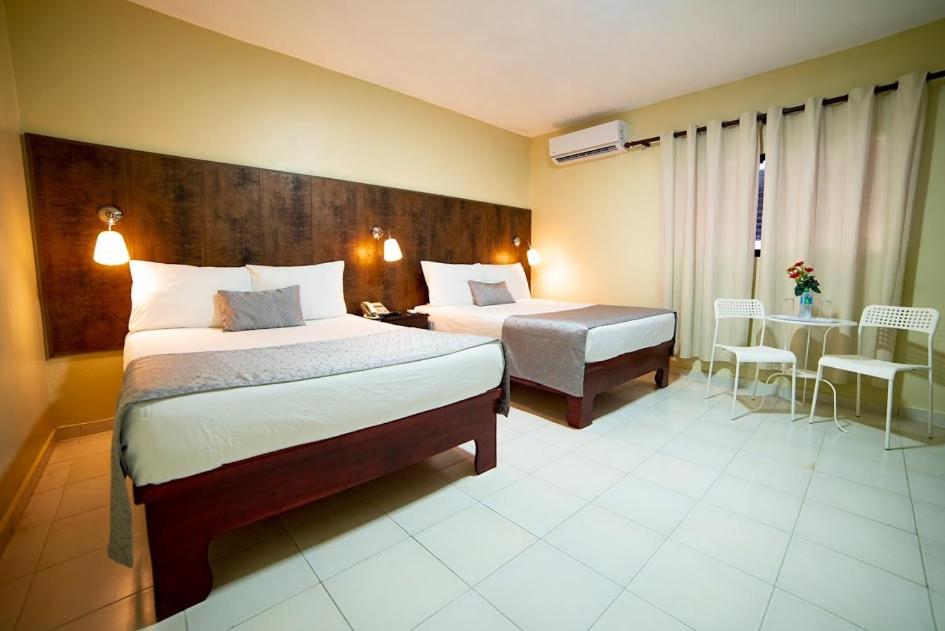Двухместный (Улучшенный двухместный номер с 1 кроватью) отеля Hotel Real Bella Vista, Санто-Доминго