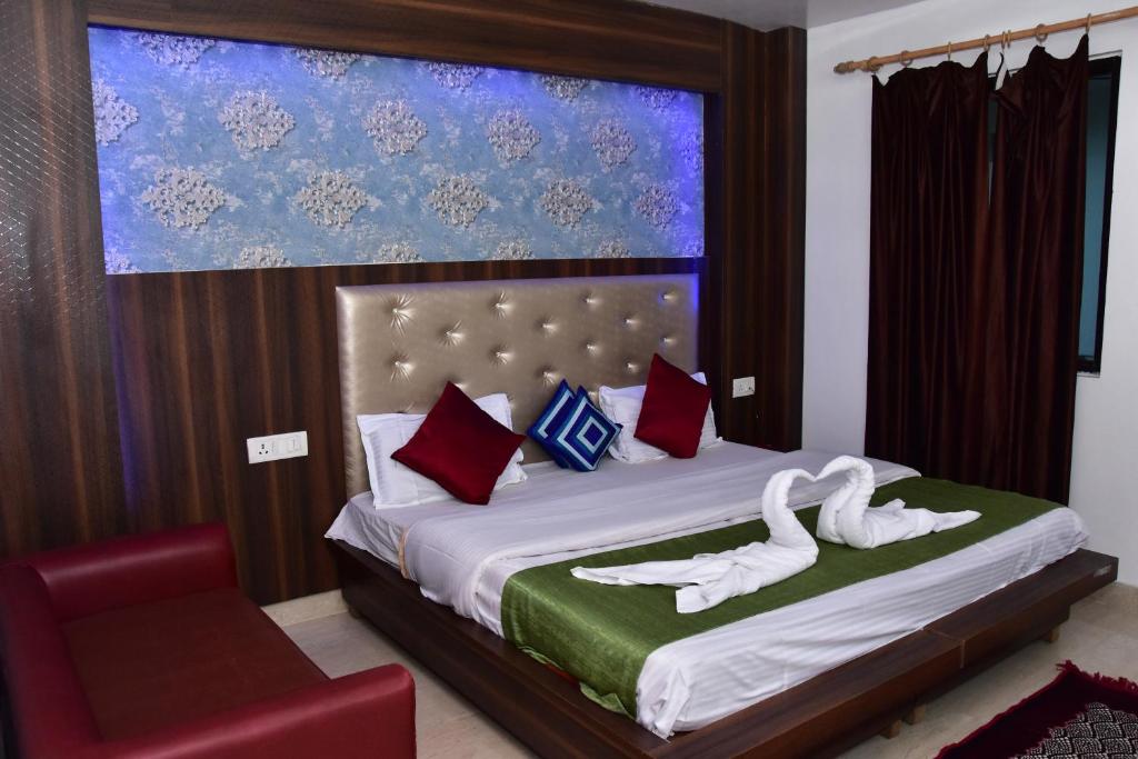 Трехместный (Трехместный номер) отеля Raj Resort Rishikesh, Ришикеш