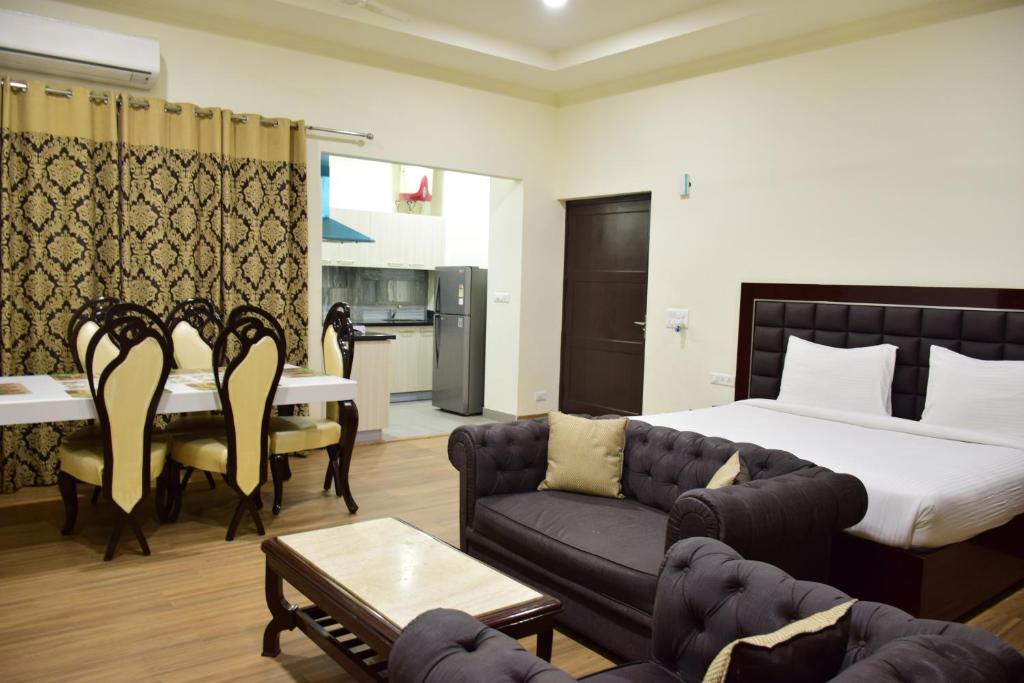 Апартаменты (Роскошные апартаменты с 2 спальнями), When In Gurgaon - Service Apartments