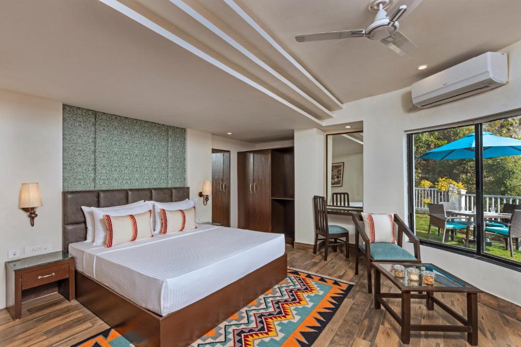 Сьюит (Люкс с 2 спальнями и видом на сад) курортного отеля Lemon Tree Premier, Rishikesh, Ришикеш