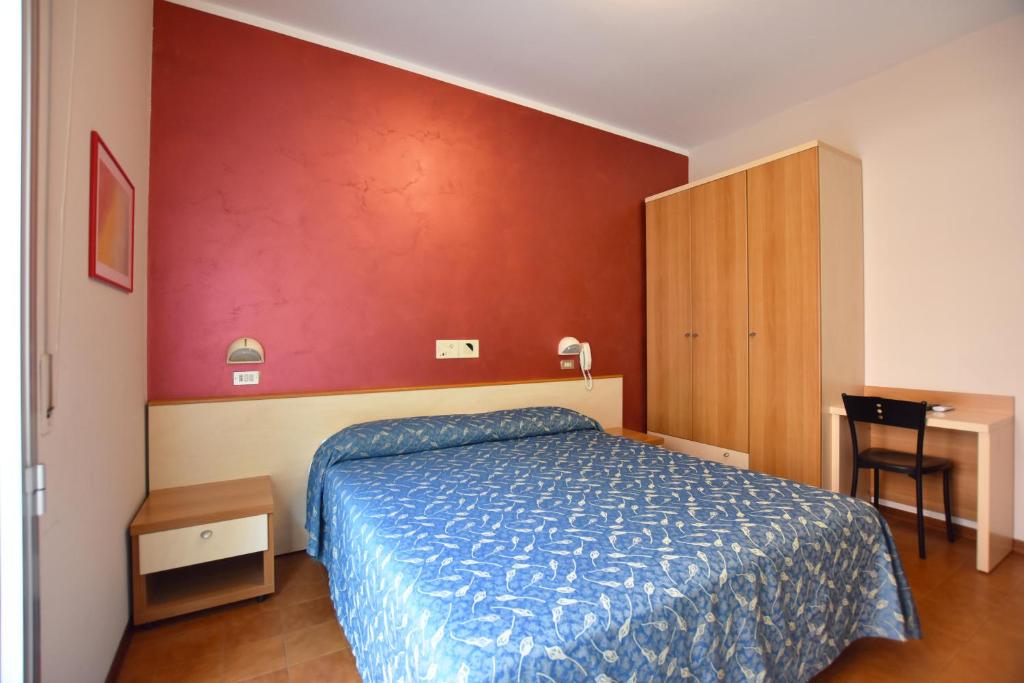 Двухместный (Двухместный номер Делюкс с 1 кроватью) отеля Hotel Azzurra, Римини