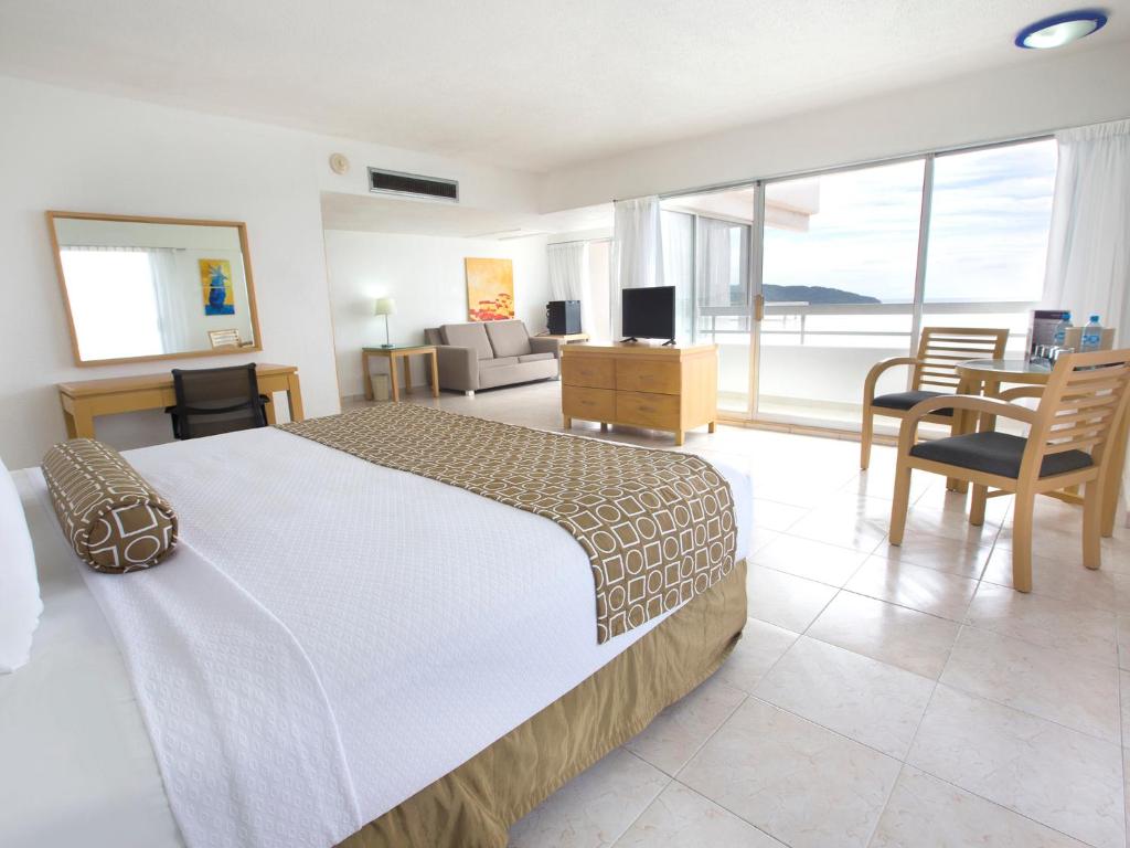 Двухместный (Номер с кроватью размера «king-size» и видом на море) отеля Gran Plaza Hotel Acapulco, Акапулько-де-Хуарес