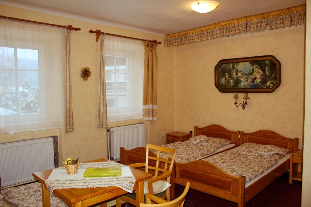 Двухместный (Двухместный номер с 1 кроватью или 2 отдельными кроватями и дополнительной кроватью) гостевого дома Familia, Гаррахов
