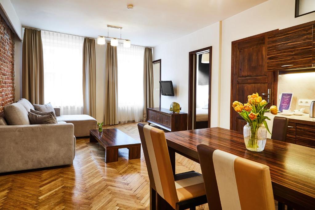 Апартаменты (Апартаменты с 1 спальней и видом на Рыночную площадь), Krakow For You Apartments