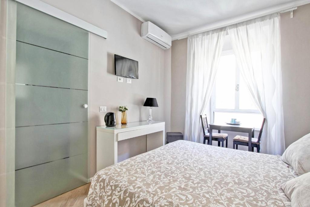 Апартаменты (Апартаменты с 3 спальнями - Viale Giulio Cesare 128), Deluxe Rooms