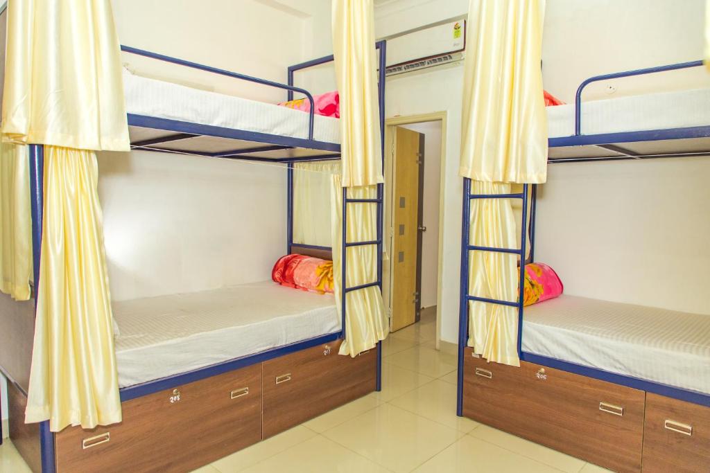Номер (Кровать в общем 8-местном номере для мужчин и женщин) хостела Hostel Karwaan Jaipur, Джайпур
