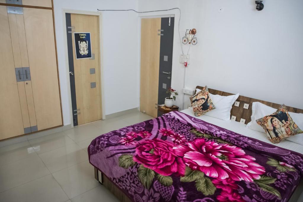 Двухместный (Двухместный номер Делюкс с 1 кроватью и балконом), Hostel Karwaan Jaipur