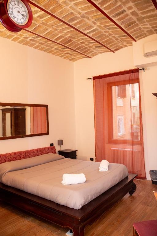 Двухместный (Улучшенный двухместный номер с 1 кроватью) гостевого дома Dillo Suites, Рим
