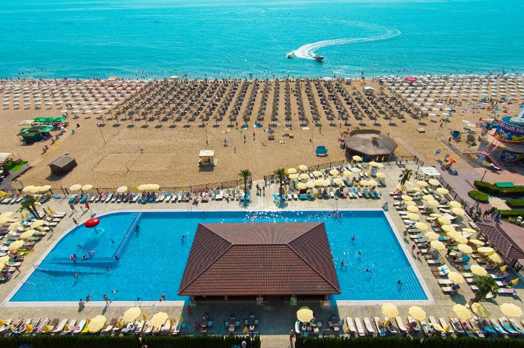 Двухместный (Двухместный номер с 2 отдельными кроватями и боковым видом на море - Бесплатный доступ на пляж) отеля Hotel Admiral, Золотые Пески
