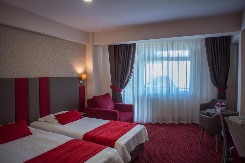 Двухместный (Двухместный номер с 2 отдельными кроватями) отеля Hotel Marea Neagra, Синая
