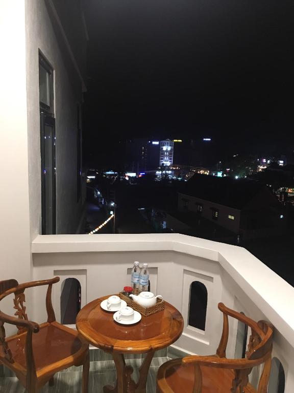 Двухместный (Улучшенный двухместный номер с 1 кроватью) отеля Hopapa Hotel, Дуонг-Донг