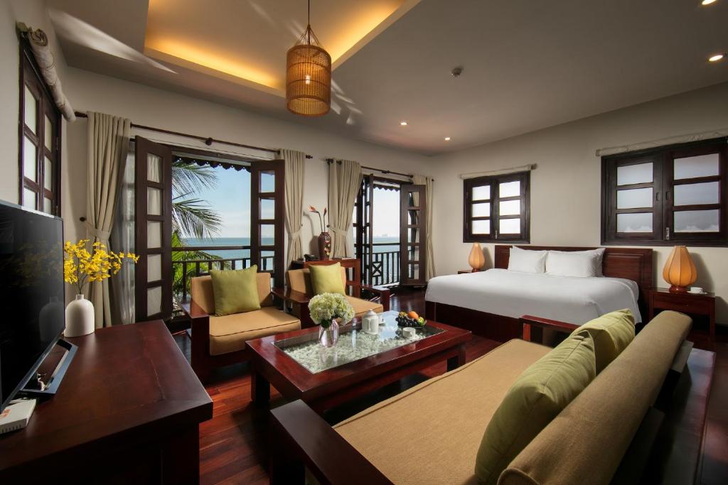 Вилла (Вилла с 1 спальней и видом на побережье) курортного отеля Son Tra Resort & Spa, Дананг