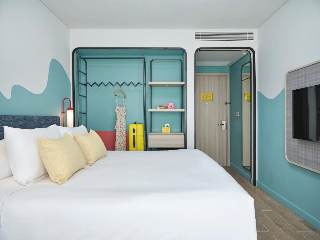 Двухместный (Улучшенный номер с кроватью размера «king-size» и видом на море) отеля ibis Styles Vung Tau, Вунгтау