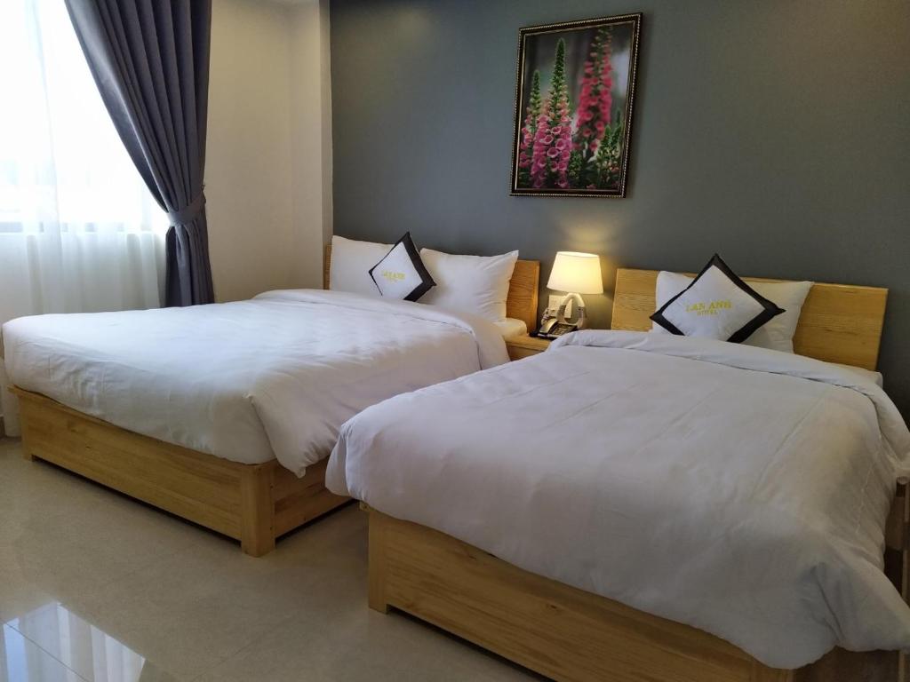 Трехместный (Улучшенный трехместный номер) отеля Lan Anh Hotel, Далат