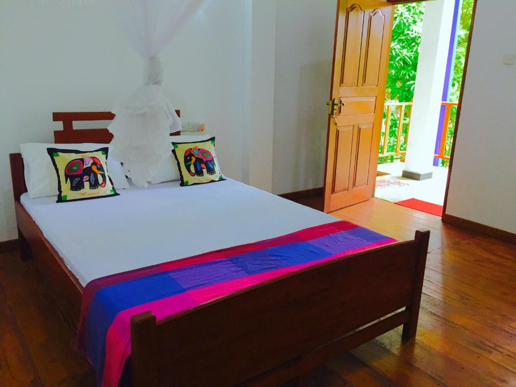 Двухместный (Двухместный номер Делюкс с 1 кроватью) отеля Sigiri Rainbow Lodge, Сигирия